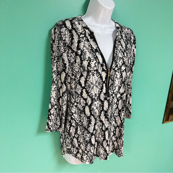 Calvin Klein Black & White Snakeskin Animal Print Quarter Sleeve Top Size M - Picture 2 of 8